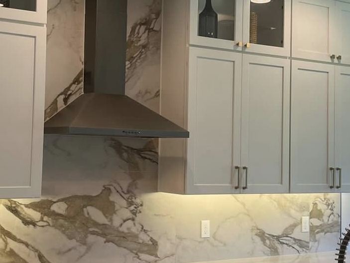 Frontal de cocina de mármol de una pieza — Florida, EE. UU.